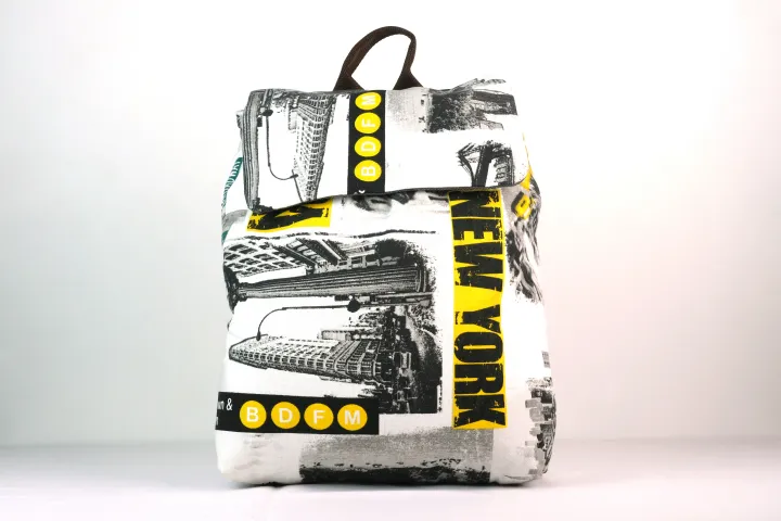 Mochila Dora, vista frontal